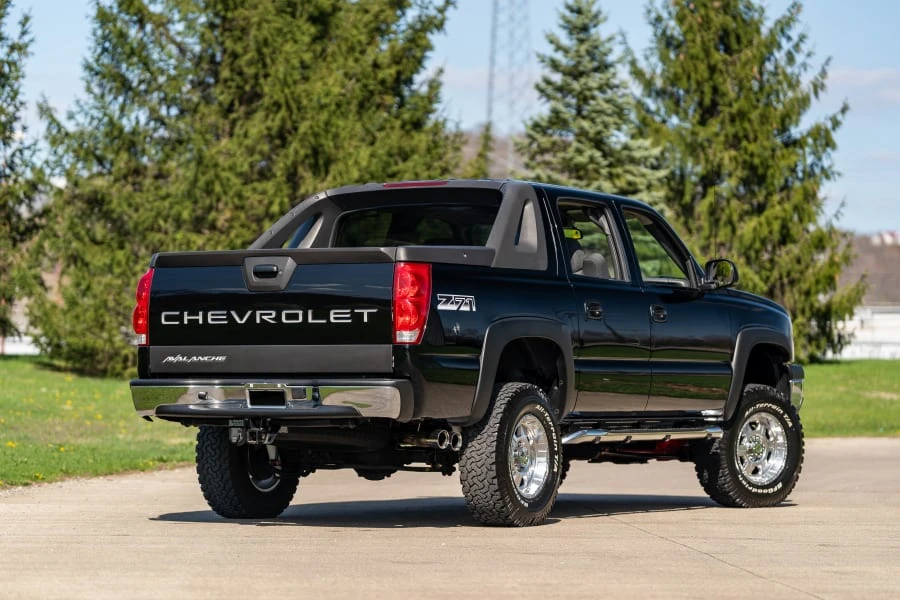 2004 Chevrolet Avalanche - Image 3 of 30