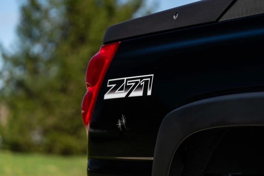 2004 Chevrolet Avalanche - Image 9 of 30