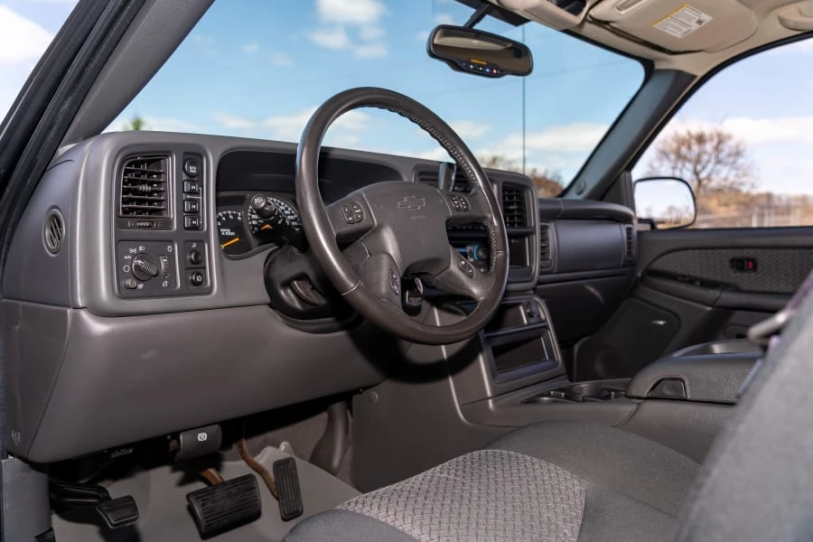 2004 Chevrolet Avalanche - Image 23 of 30