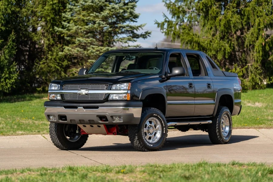 2004 Chevrolet Avalanche - Image 10 of 30