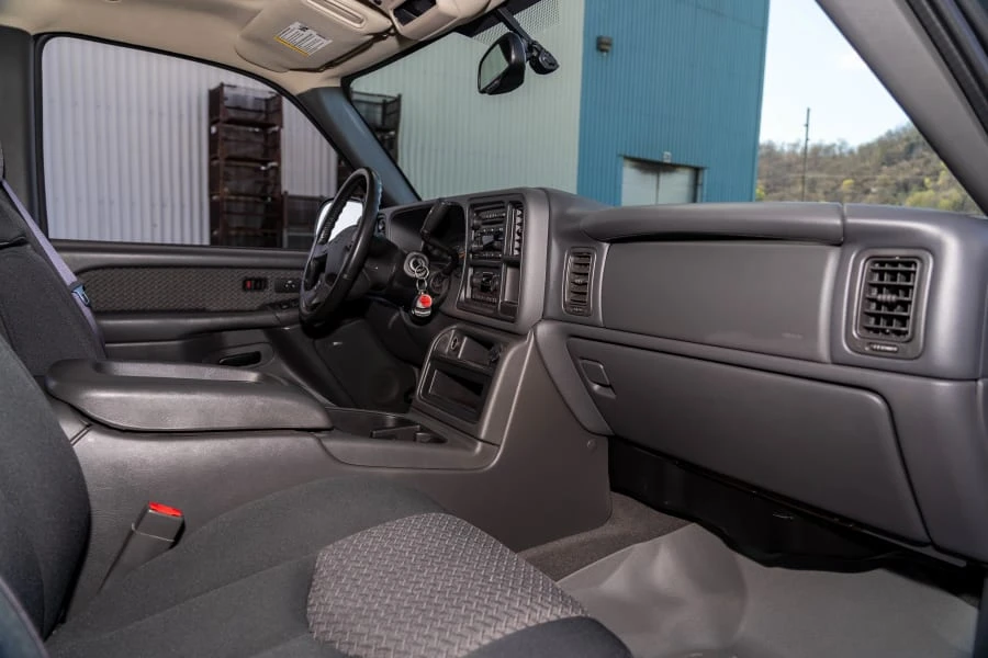2004 Chevrolet Avalanche - Image 16 of 30