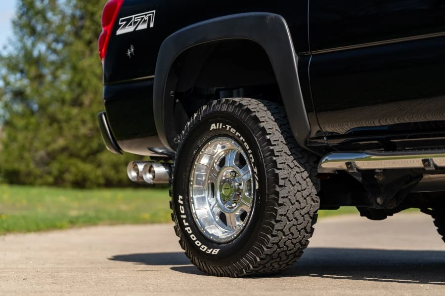 2004 Chevrolet Avalanche - Image 13 of 30