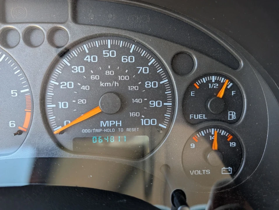 2004 Chevrolet S-10 Blazer 2nd Gen - Image 5 of 21