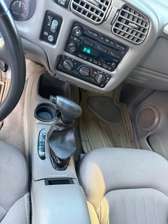 2004 Chevrolet S-10 Blazer 2nd Gen - Image 19 of 21