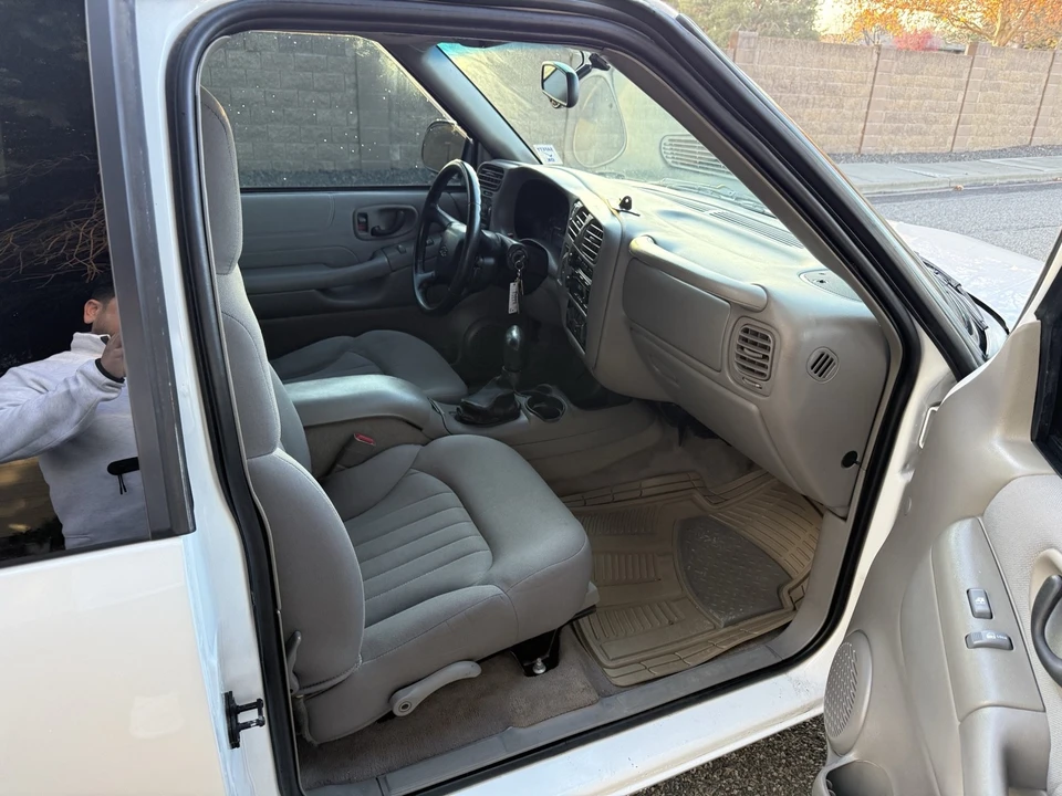 2004 Chevrolet S-10 Blazer 2nd Gen - Image 15 of 21