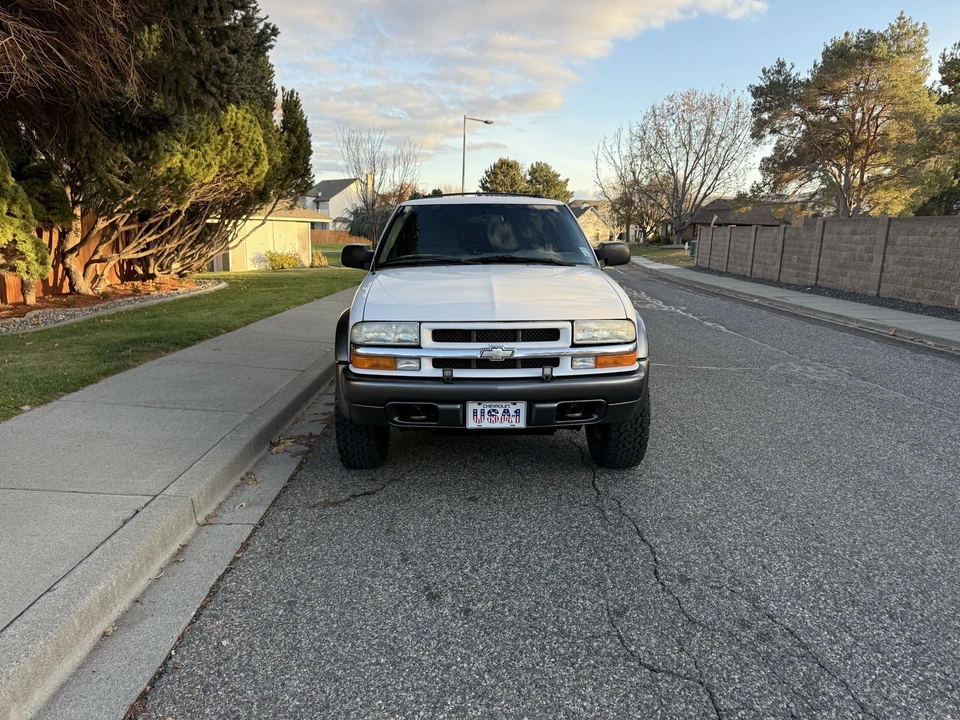2004 Chevrolet S-10 Blazer 2nd Gen - Image 3 of 21