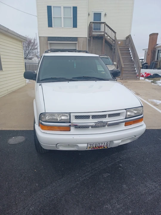 2004 Chevrolet S-10 Blazer 2nd Gen - Image 3 of 11