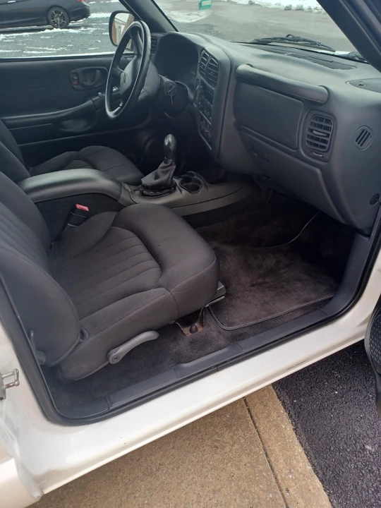 2004 Chevrolet S-10 Blazer 2nd Gen - Image 10 of 21