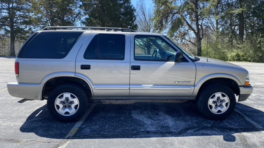 2004 Chevrolet S-10 Blazer 2nd Gen - Image 15 of 16