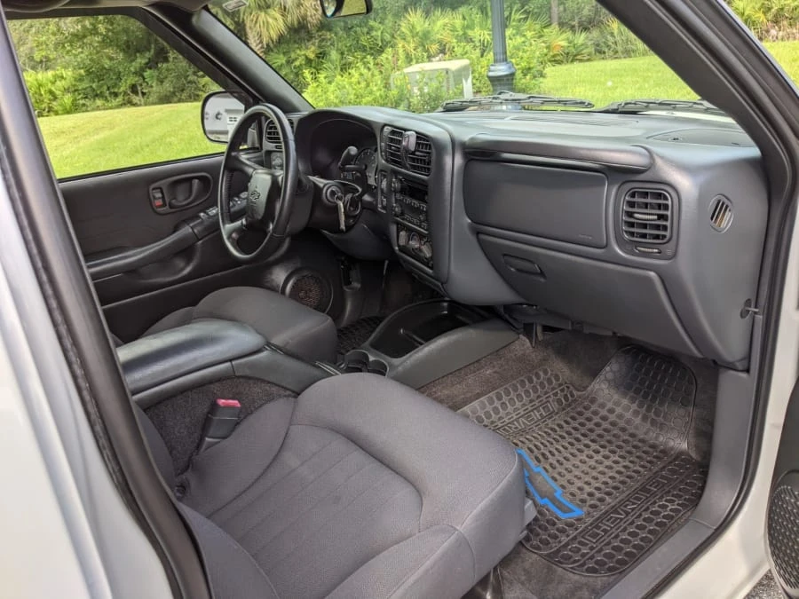 2004 Chevrolet S-10 Blazer 2nd Gen - Image 10 of 14