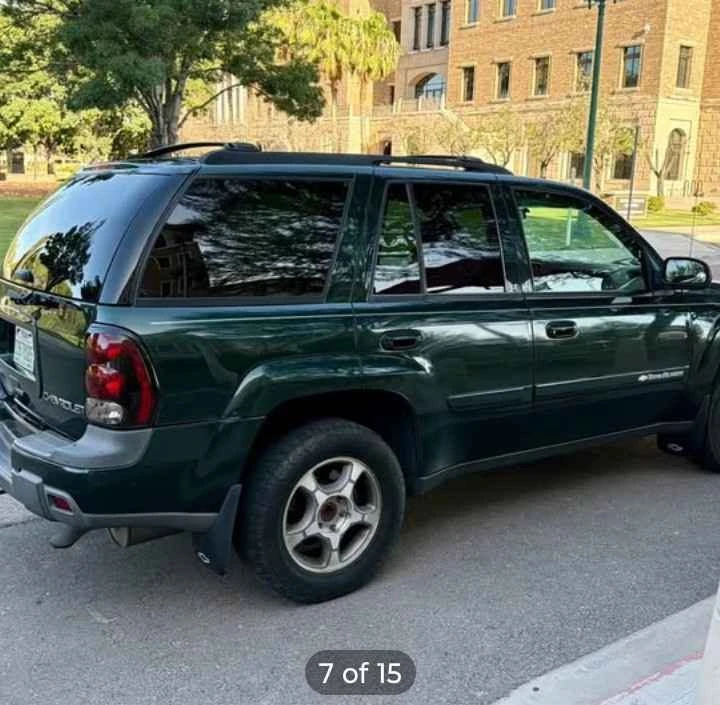 2004 Chevrolet Blazer - Image 2 of 5