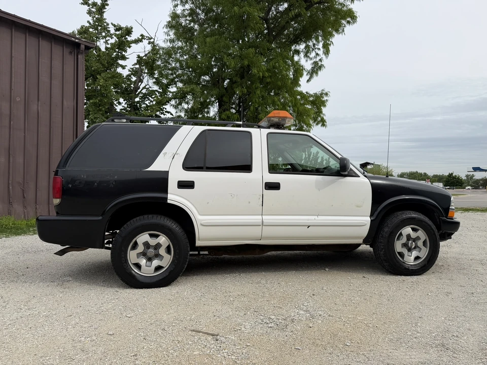 2004 Chevrolet S-10 Blazer 2nd Gen - Image 16 of 31