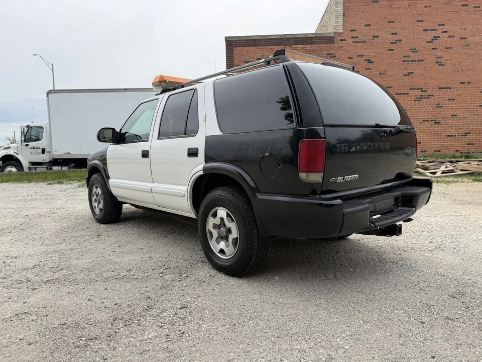 2004 Chevrolet S-10 Blazer 2nd Gen - Image 22 of 31
