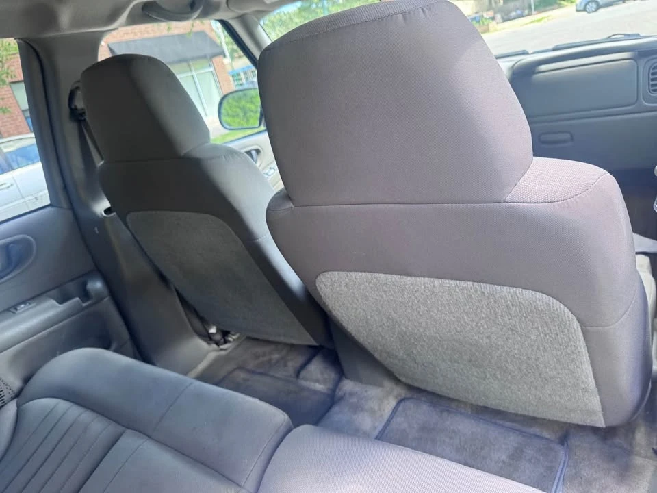 2004 Chevrolet Blazer - Image 4 of 10