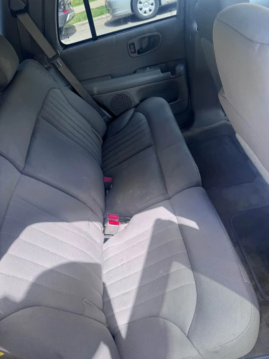 2004 Chevrolet Blazer - Image 5 of 10