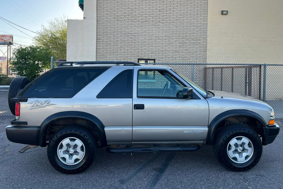 2004 Chevrolet S-10 Blazer 2nd Gen - Image 3 of 31