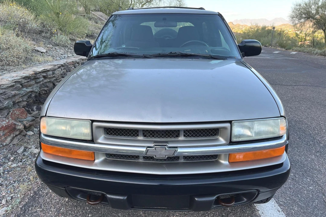2004 Chevrolet S-10 Blazer 2nd Gen - Image 2 of 31