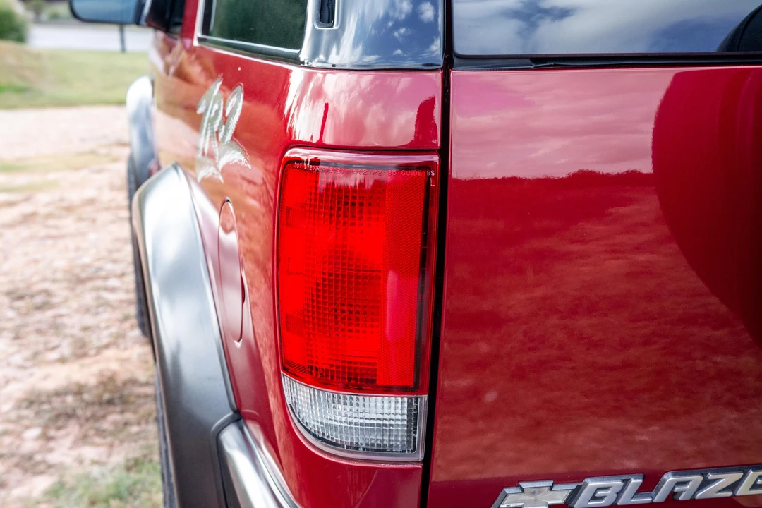 2004 Chevrolet S-10 Blazer 2nd Gen - Image 28 of 29