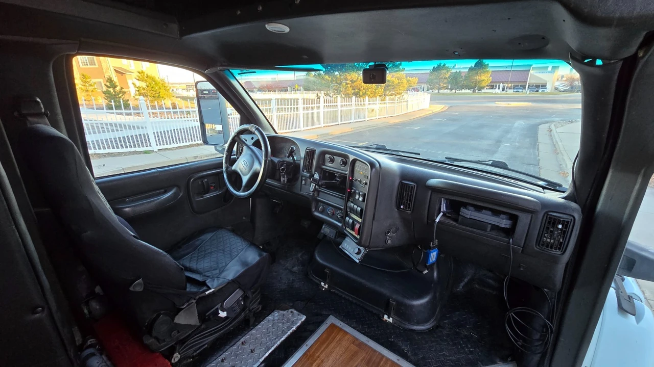 2004 Chevrolet Kodiak - Image 13 of 19