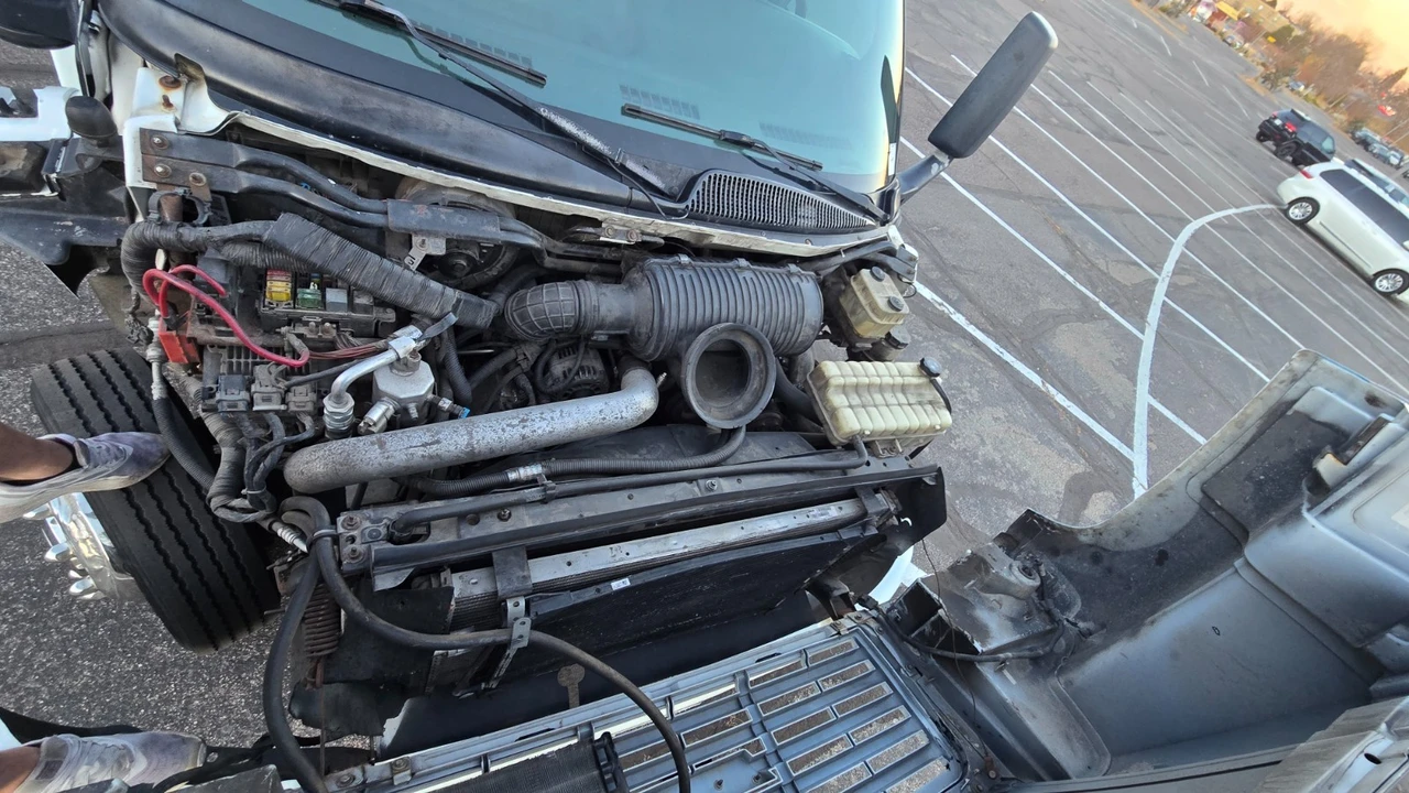 2004 Chevrolet Kodiak - Image 18 of 19