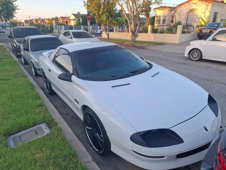 2004 Chevrolet Camaro - Image 2 of 9