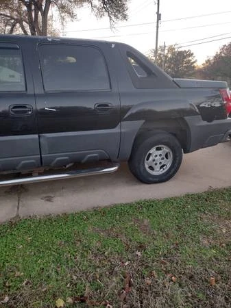2004 Chevrolet Avalanche - Image 3 of 4