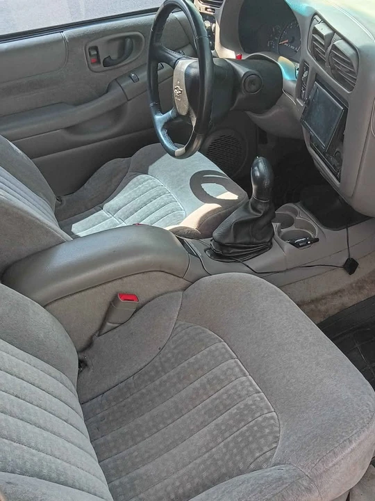 2004 Chevrolet S-10 Blazer 2nd Gen - Image 3 of 7