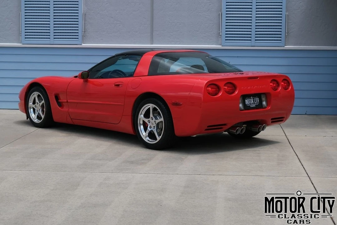2004 Chevrolet Corvette - Image 5 of 31