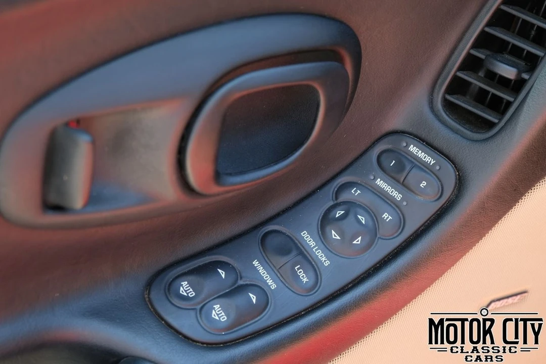 2004 Chevrolet Corvette - Image 28 of 31