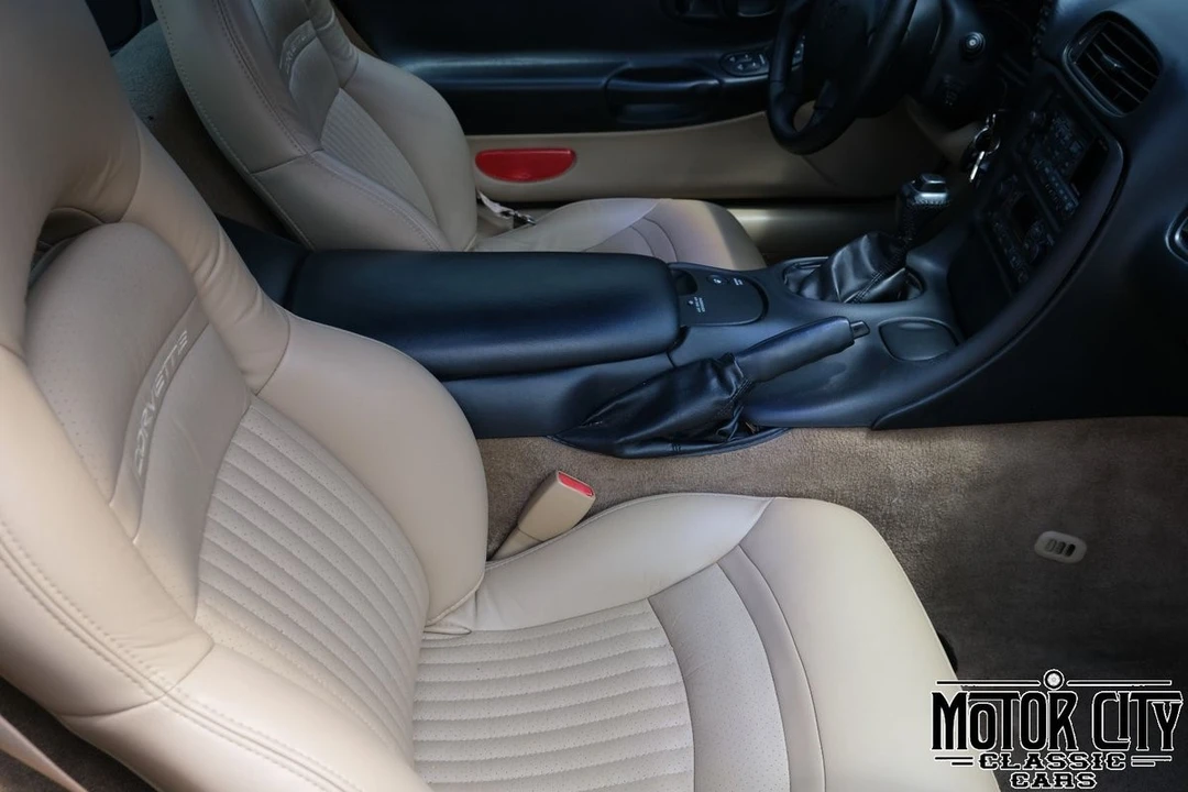 2004 Chevrolet Corvette - Image 19 of 31
