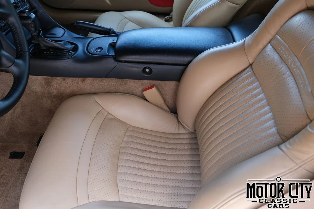2004 Chevrolet Corvette - Image 16 of 31