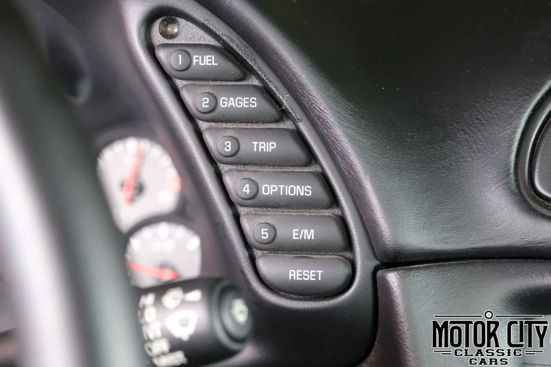 2004 Chevrolet Corvette - Image 25 of 31