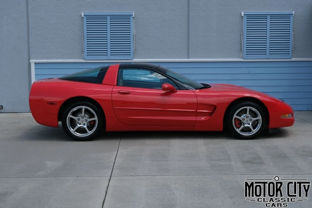 2004 Chevrolet Corvette - Image 2 of 31