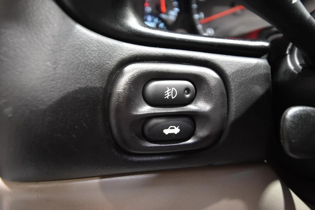 2004 Chevrolet Corvette C5 - Image 16 of 31