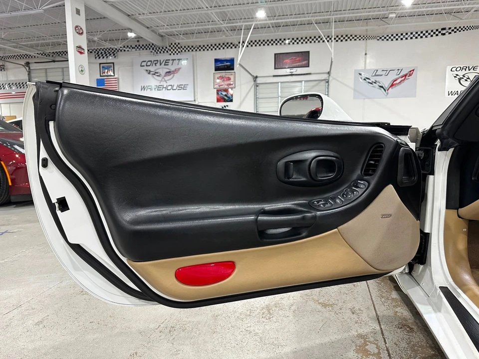2004 Chevrolet Corvette C5 - Image 14 of 21