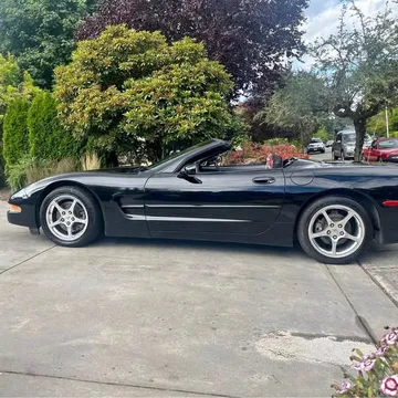 2004 Chevrolet Corvette Convertible 2D