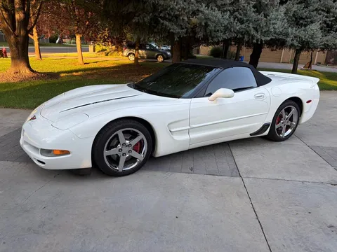 2004 Chevrolet Corvette Convertible 2D