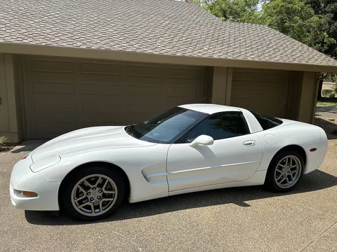 2004 Chevrolet Corvette Coupe 6-Speed