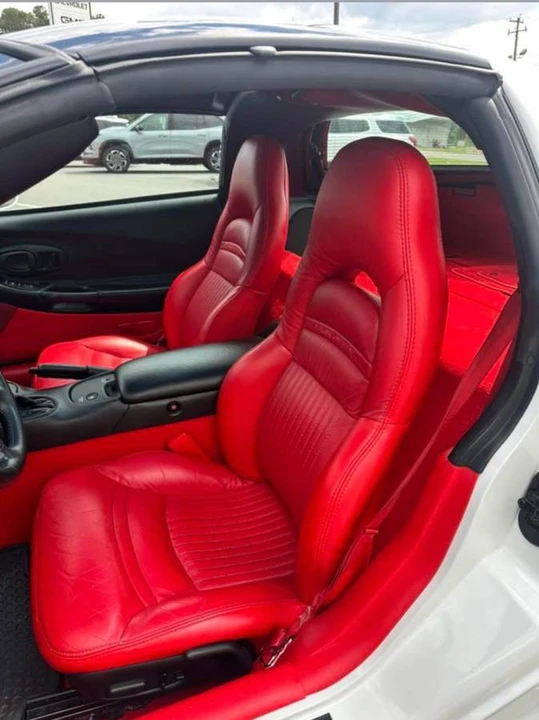 2004 Chevrolet Corvette C5 - Image 2 of 24