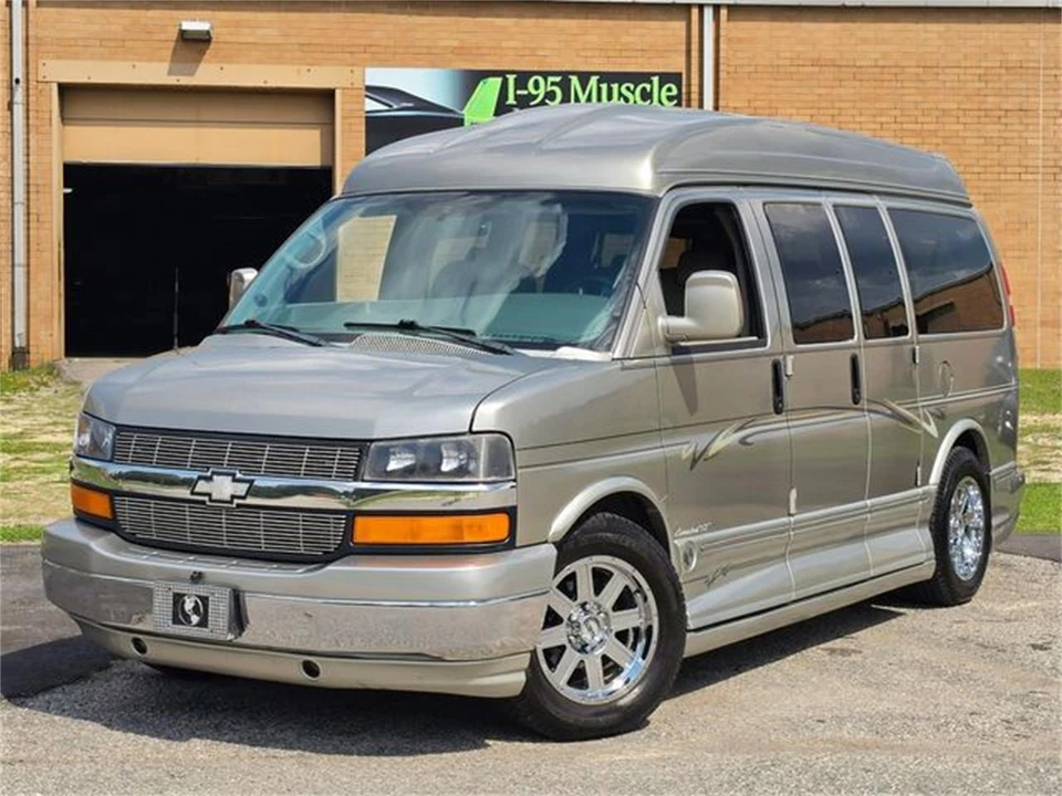 2004 Chevrolet Express - Image 13 of 31