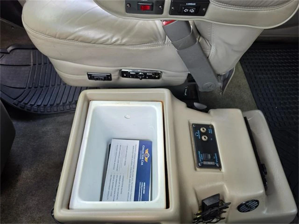 2004 Chevrolet Express - Image 24 of 31