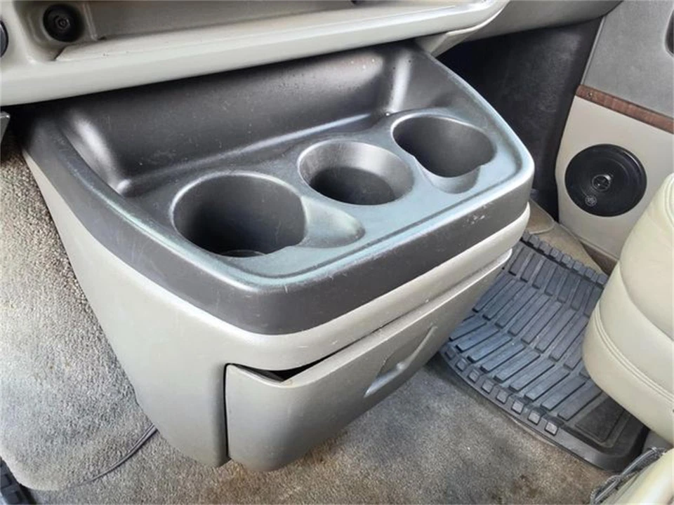 2004 Chevrolet Express - Image 21 of 31