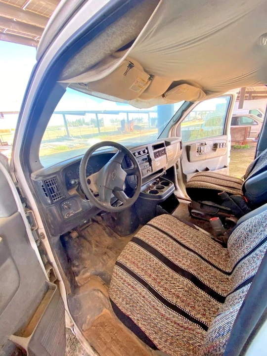 2004 Chevrolet Express - Image 11 of 20