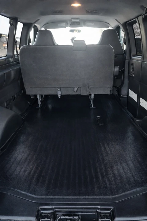 2004 Chevrolet Express - Image 8 of 8
