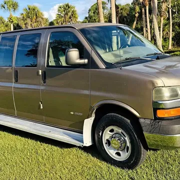 2004 Chevrolet Express 2500 Passenger Extended Van