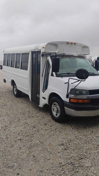 2004 Chevrolet Express - Image 8 of 9
