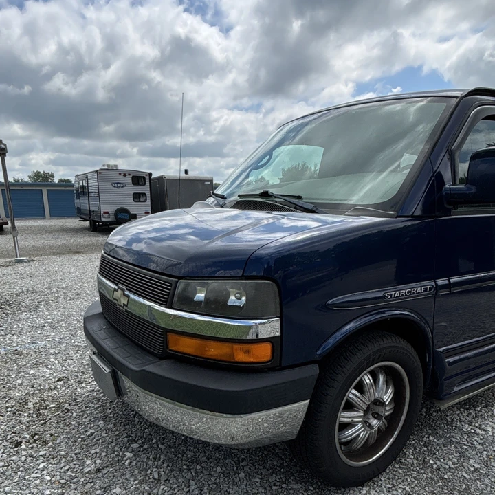 2004 Chevrolet Express - Image 5 of 13