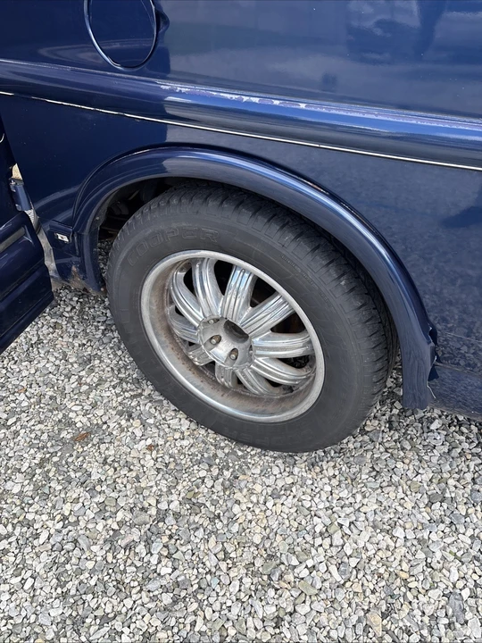 2004 Chevrolet Express - Image 11 of 13
