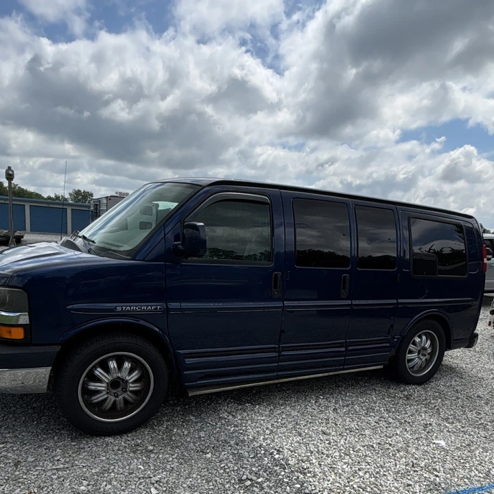2004 Chevrolet Express - Image 7 of 13