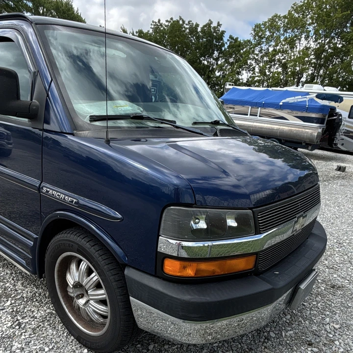 2004 Chevrolet Express - Image 4 of 13